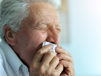 Cuidado de mayores con gripe