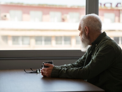 Soluciones para superar la soledad en los ancianos